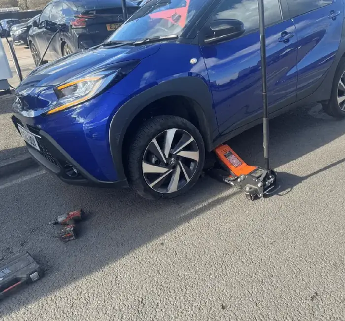 Mobile tyre replacement in Chesterfield
